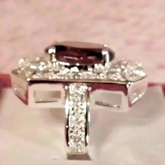 Gorgeous Bridgerton Era Look 925 Silver Garnet Diamond Ring - Picture 3 of 4